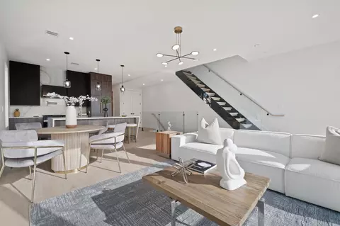 12 Lincoln St #2, Jersey City, NJ 07307