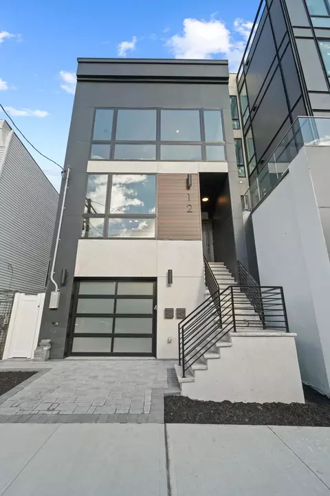12 Lincoln St #1, Jersey City, NJ 07307