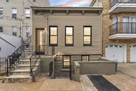23 Wallis Ave, Jersey City, NJ 07306