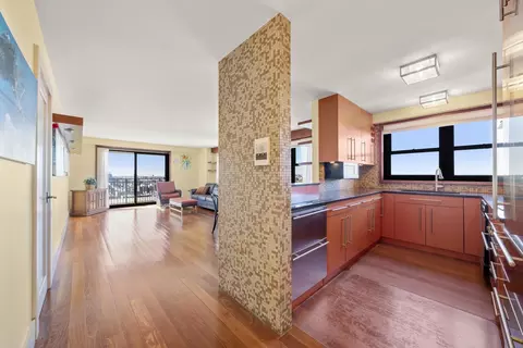 7855 Blvd E #15L, North Bergen, NJ 07047