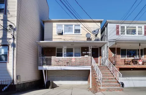 114 70th St, Guttenberg, NJ 07093