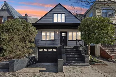 5 Pavonia Ct, Bayonne, NJ 07002