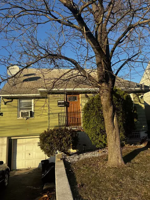 1520 88th St, North Bergen, NJ 07047