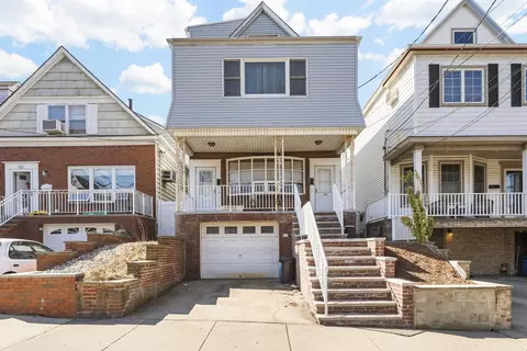 128 W 30th St, Bayonne, NJ 07002