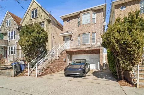 62 Stegman St, Jersey City, NJ 07305