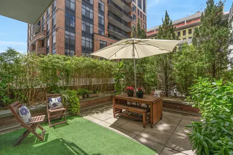 601 Observer Hwy #204, Hoboken, NJ 07030