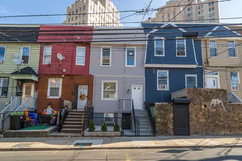 204 Summit Ave, Jersey City, NJ 07304