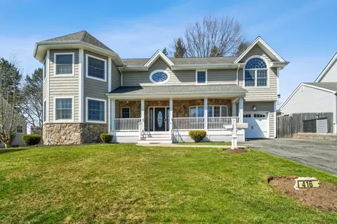 416 West Ave, Northvale, NJ 07647