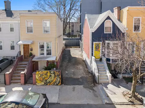 285 5 3rd St, Jc Downtown, NJ 07302