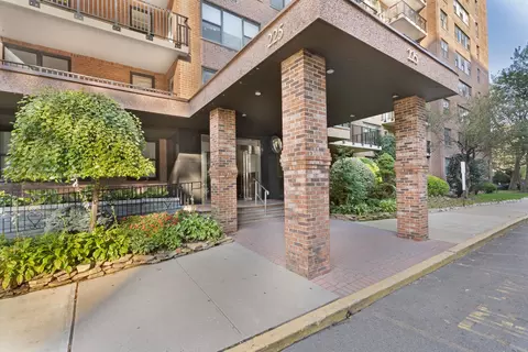 225 St Pauls Ave #11F, Jersey City, NJ 07306