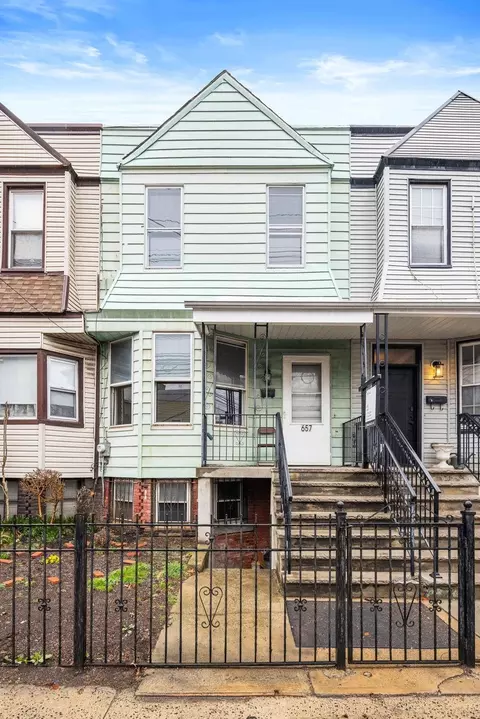 657 Palisade Ave, Jersey City, NJ 07307