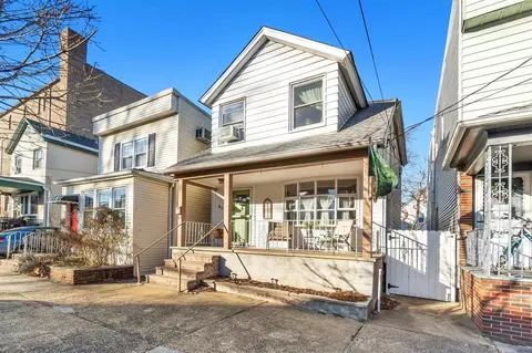 43 W 40th St, Bayonne, NJ 07002