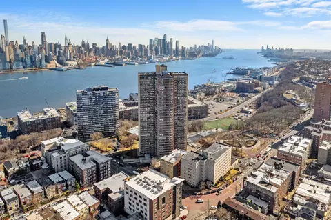 6040 Blvd E #17F, West New York, NJ 07093