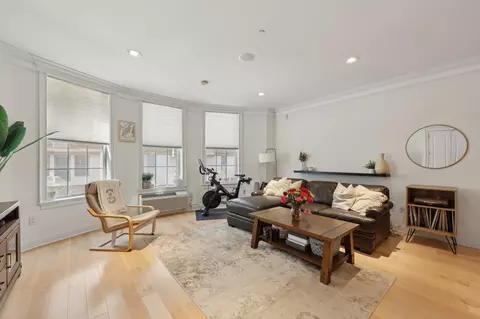 96 Tidewater St #2B, Jersey City, NJ 07302