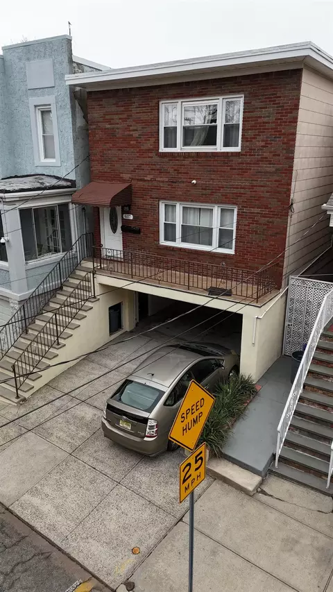 6117 Highland Pl, West New York, NJ 07093