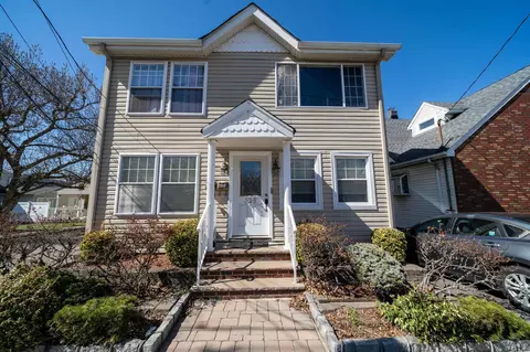 825 8th St, Secaucus, NJ 07094