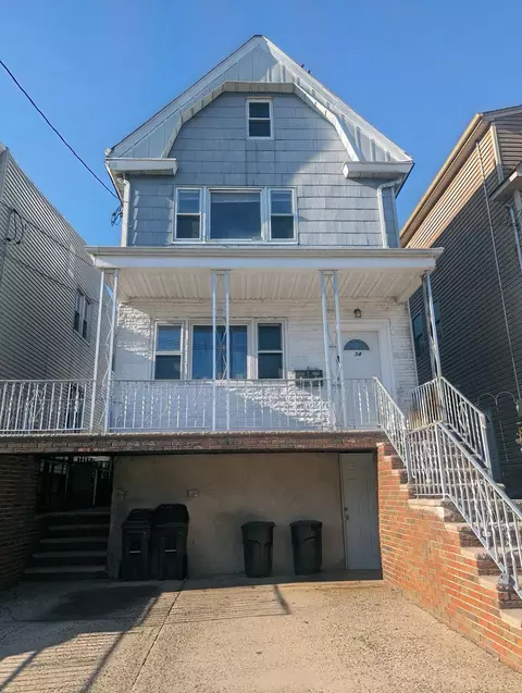 34 W 50th St, Bayonne, NJ 07002