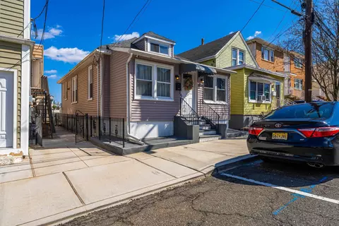 1508 38th St, North Bergen, NJ 07047