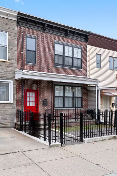 125 Lincoln St # A, Jersey City, NJ 07307