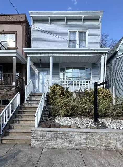 43 E 28th St, Bayonne, NJ 07002