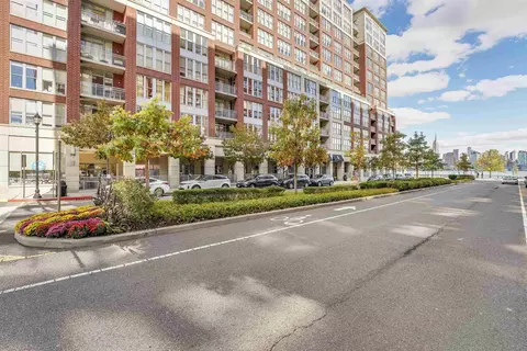 1125 Maxwell Ln #828, Hoboken, NJ 07030