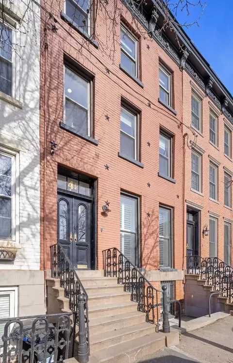 4 12 Mercer St, Jersey City, NJ 07302