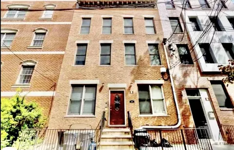 215 Clinton St #2L, Hoboken, NJ 07030