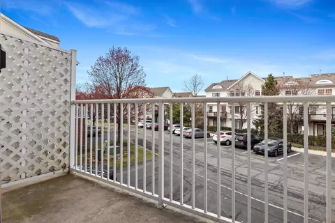14 Boatworks Dr, Bayonne, NJ 07002