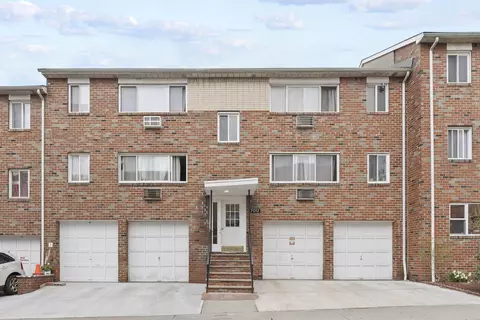 7012 Cottage Ave #203, North Bergen, NJ 07047