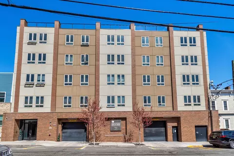 62 69th St #401, Guttenberg, NJ 07093