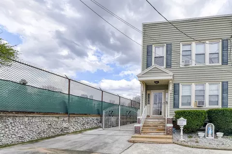 472 Mallory Ave, Jersey City, NJ 07306