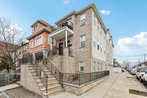 314 Avenue B, Bayonne, NJ 07002
