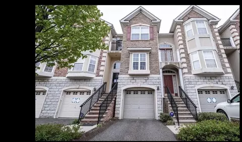 94 Osprey Ct, Secaucus, NJ 07094