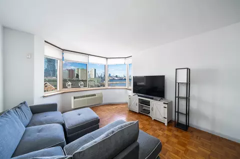 1 2nd St #710, Jersey City, NJ 07302