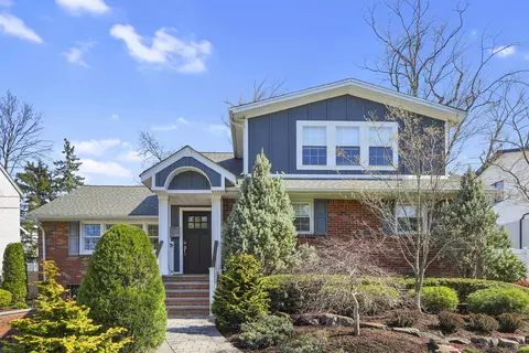 65 Dillingham Pl, Englewood Cliffs, NJ 07632