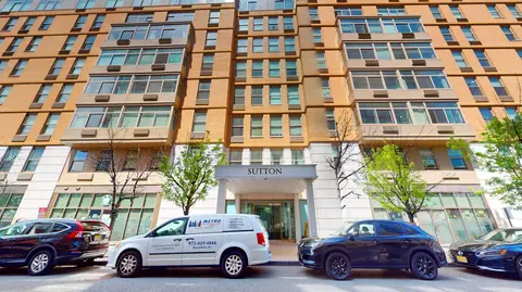 10 Regent St #611, Jersey City, NJ 07302