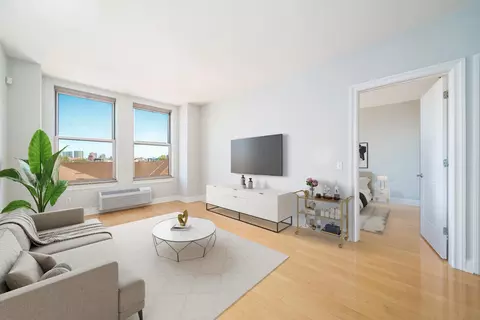 10 Regent St #710, Jersey City, NJ 07302