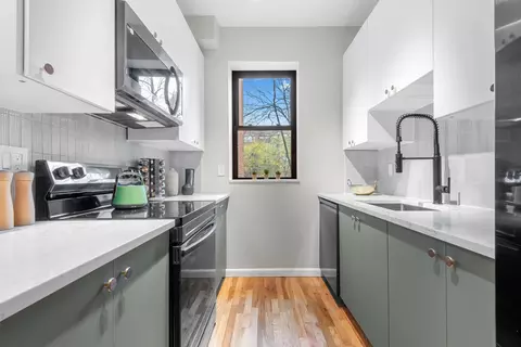 11 Cuneo Pl #1D, Jersey City, NJ 07307