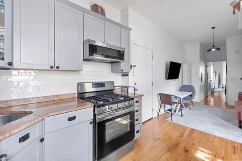 83 Maple St #1L, Jersey City, NJ 07304