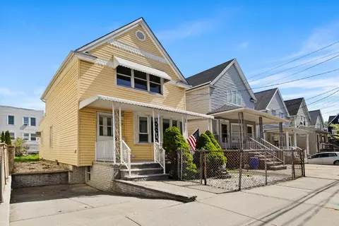 125 W 13th St, Bayonne, NJ 07002