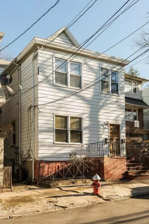 226 Grant Ave, Jersey City, NJ 07305