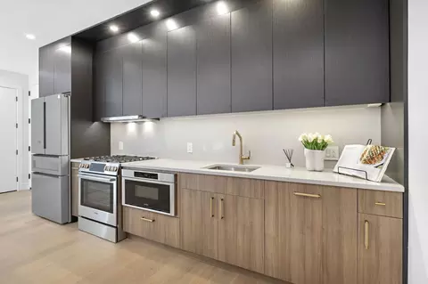 391 1st St #4-D, Jersey City, NJ 07302
