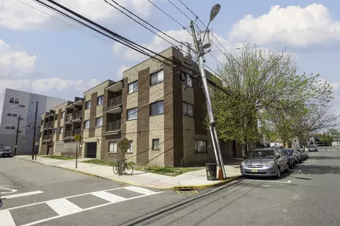 603 55th St #213, West New York, NJ 07093