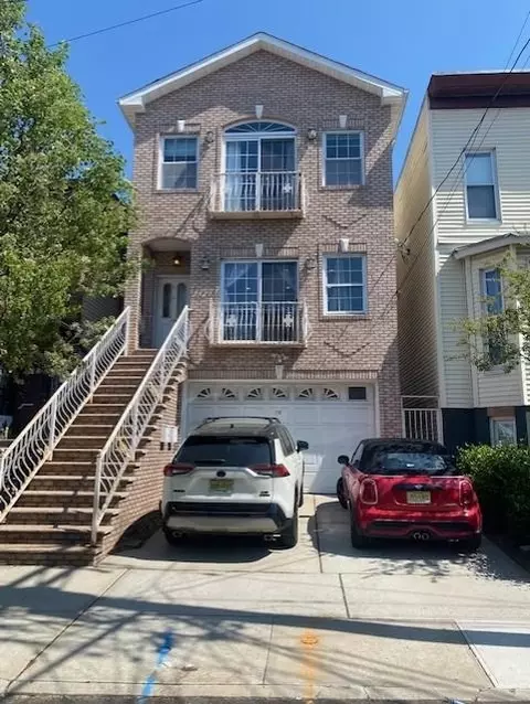 170 Congress St, Jersey City, NJ 07307