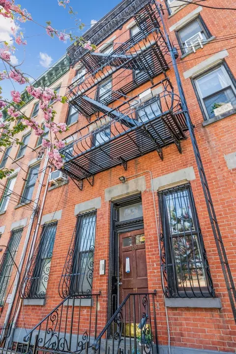 167 Christopher Columbus Dr #1R, Jersey City, NJ 07302