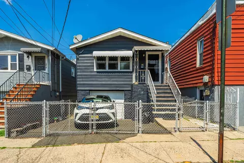 1432 44th St, North Bergen, NJ 07047