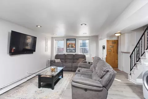 30 Manhattan Ave, Jersey City, NJ 07307