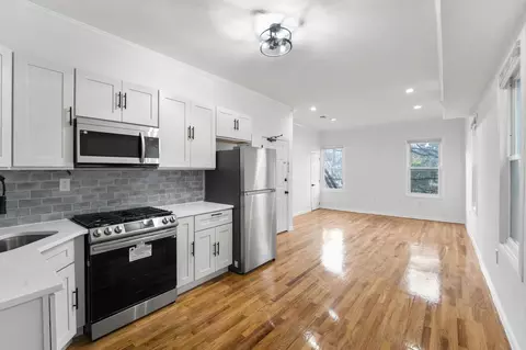 119 Clendenny Ave #2R, Jersey City, NJ 07304