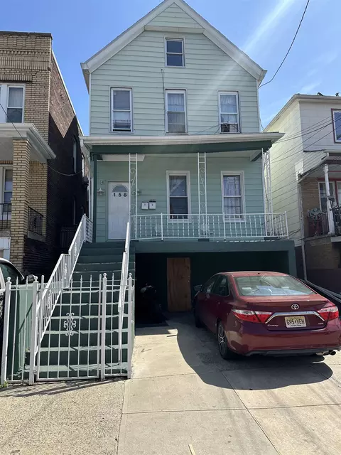 158 Seaview Ave, Jersey City, NJ 07305