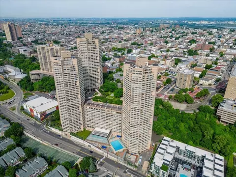 7000 Blvd E #47F, Guttenberg, NJ 07093